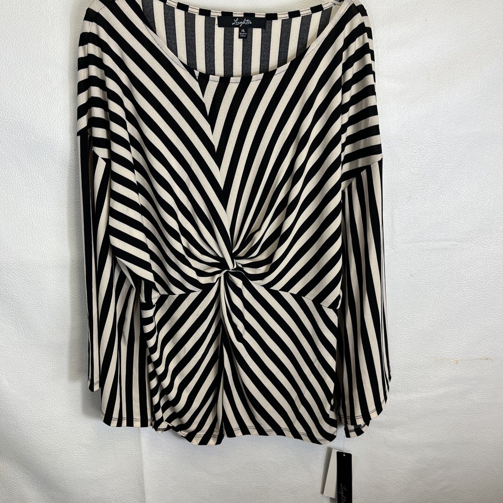 Leighton Woman's Top Sz Xl Large Black/White Stripe Long sleeve Poly & Spandex
